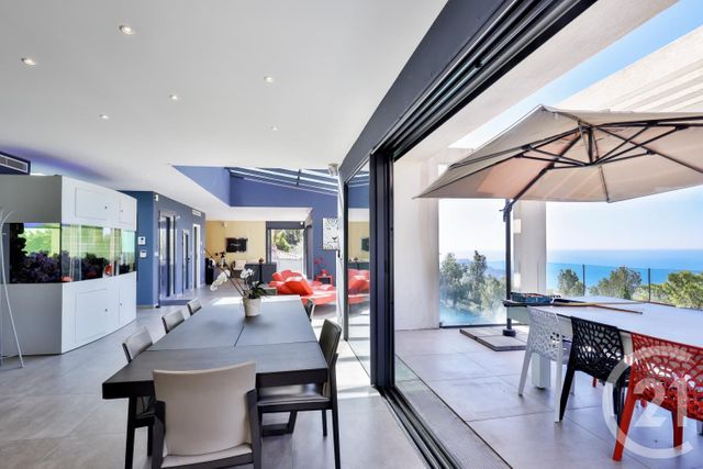 maison à louer - 5 pièces - 215.69 m2 - VILLEFRANCHE SUR MER - 06 - PROVENCE-ALPES-COTE-D-AZUR - Century 21 Lafage Transactions