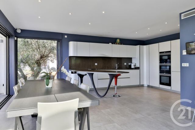 maison à louer - 5 pièces - 215.69 m2 - VILLEFRANCHE SUR MER - 06 - PROVENCE-ALPES-COTE-D-AZUR - Century 21 Lafage Transactions