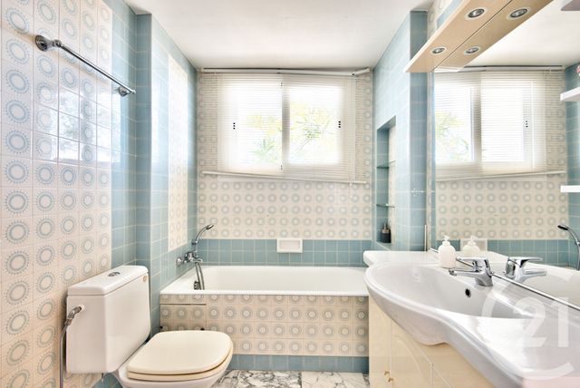 Appartement F6 à vendre - 6 pièces - 215.28 m2 - NICE - 06 - PROVENCE-ALPES-COTE-D-AZUR - Century 21 Lafage Transactions