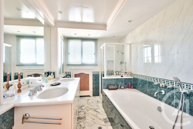 Appartement F6 à vendre - 6 pièces - 215.28 m2 - NICE - 06 - PROVENCE-ALPES-COTE-D-AZUR - Century 21 Lafage Transactions