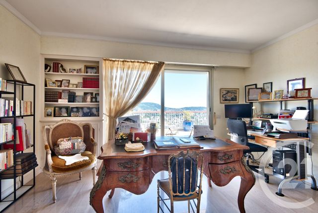 Appartement F6 à vendre - 6 pièces - 215.28 m2 - NICE - 06 - PROVENCE-ALPES-COTE-D-AZUR - Century 21 Lafage Transactions