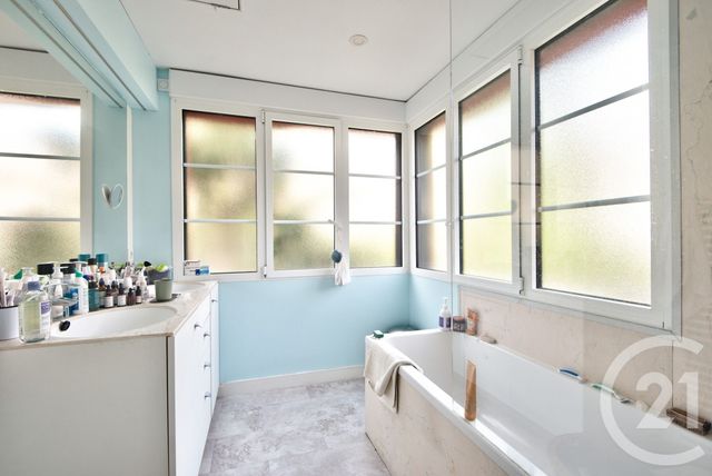 Afficher la photo en grand Appartement Duplex à vendre - 4 pièces - 104.25 m2 - NICE - 06 - PROVENCE-ALPES-COTE-D-AZUR - Century 21 Lafage Transactions