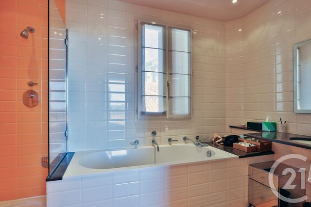 Appartement F3 à vendre - 3 pièces - 135.02 m2 - NICE - 06 - PROVENCE-ALPES-COTE-D-AZUR - Century 21 Lafage Transactions