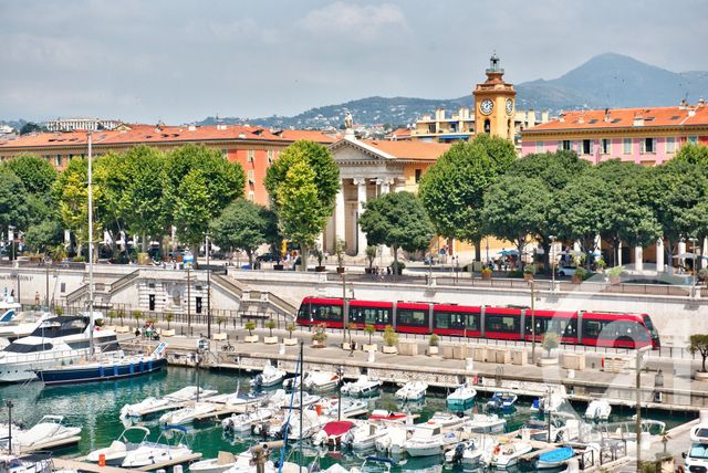 Appartement F3 à vendre - 3 pièces - 116.08 m2 - NICE - 06 - PROVENCE-ALPES-COTE-D-AZUR - Century 21 Lafage Transactions