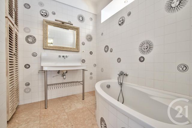 Appartement F3 à vendre - 3 pièces - 66.76 m2 - NICE - 06 - PROVENCE-ALPES-COTE-D-AZUR - Century 21 Lafage Transactions