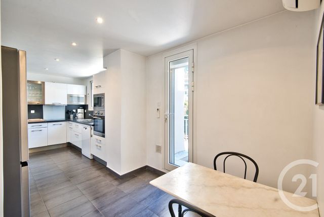 Appartement F7 et + à louer - 7 pièces - 221.98 m2 - NICE - 06 - PROVENCE-ALPES-COTE-D-AZUR - Century 21 Lafage Transactions