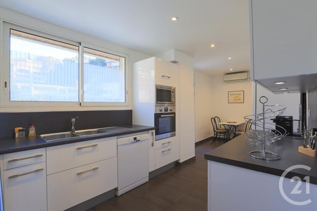 Appartement F7 et + à louer - 7 pièces - 221.98 m2 - NICE - 06 - PROVENCE-ALPES-COTE-D-AZUR - Century 21 Lafage Transactions