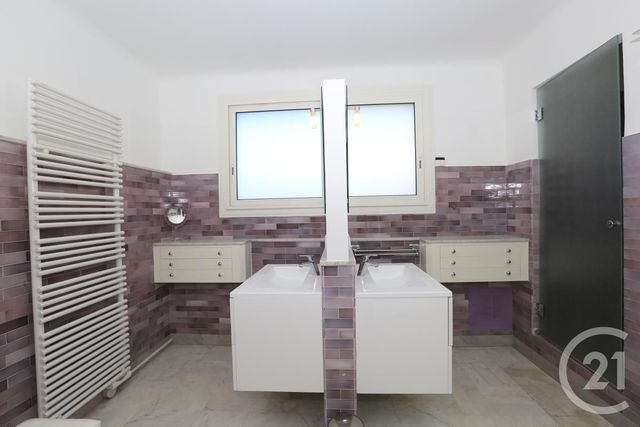 Appartement F7 et + à louer - 7 pièces - 221.98 m2 - NICE - 06 - PROVENCE-ALPES-COTE-D-AZUR - Century 21 Lafage Transactions