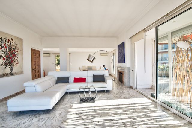 Appartement F7 et + à louer - 7 pièces - 221.98 m2 - NICE - 06 - PROVENCE-ALPES-COTE-D-AZUR - Century 21 Lafage Transactions