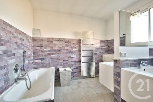 Appartement F7 et + à louer - 7 pièces - 221.98 m2 - NICE - 06 - PROVENCE-ALPES-COTE-D-AZUR - Century 21 Lafage Transactions