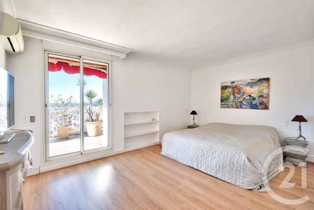 Appartement F7 et + à louer - 7 pièces - 221.98 m2 - NICE - 06 - PROVENCE-ALPES-COTE-D-AZUR - Century 21 Lafage Transactions