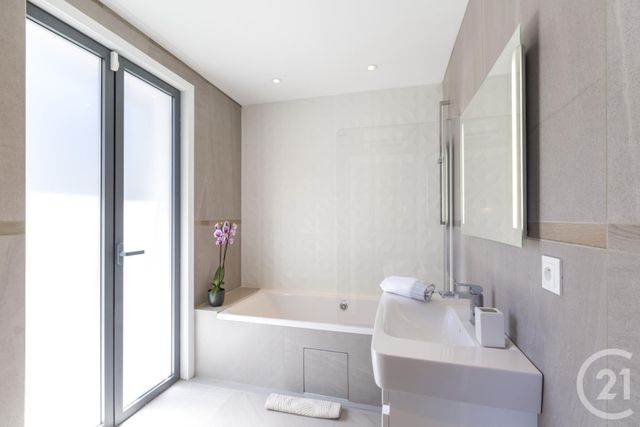 maison à louer - 4 pièces - 113.0 m2 - NICE - 06 - PROVENCE-ALPES-COTE-D-AZUR - Century 21 Lafage Transactions