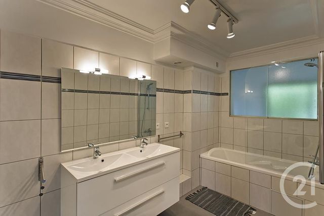 Appartement F3 à louer - 3 pièces - 75.15 m2 - CAP D AIL - 06 - PROVENCE-ALPES-COTE-D-AZUR - Century 21 Lafage Transactions