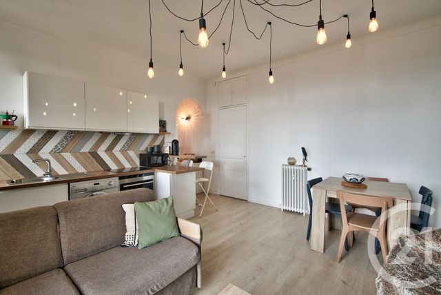 Afficher la photo en grand Appartement F3 à vendre - 3 pièces - 46.07 m2 - NICE - 06 - PROVENCE-ALPES-COTE-D-AZUR - Century 21 Lafage Transactions