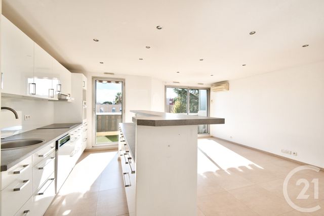 Appartement F3 à vendre - 3 pièces - 63.48 m2 - ST LAURENT DU VAR - 06 - PROVENCE-ALPES-COTE-D-AZUR - Century 21 Lafage Transactions