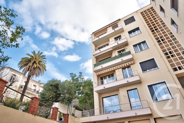 Appartement F2 à louer - 2 pièces - 32.4 m2 - NICE - 06 - PROVENCE-ALPES-COTE-D-AZUR - Century 21 Lafage Transactions