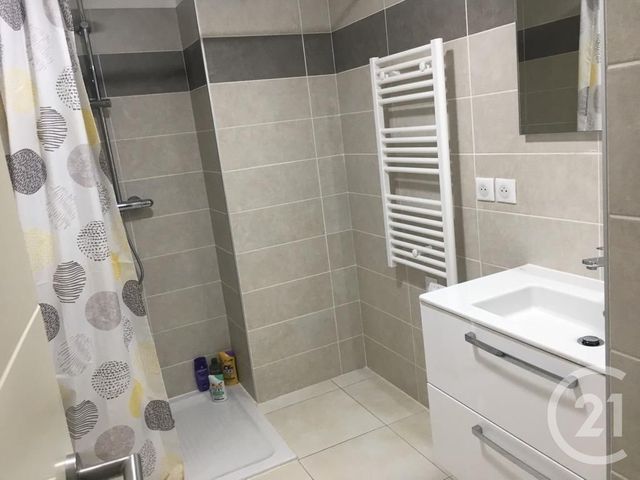 Appartement F1 à louer - 1 pièce - 26.8 m2 - ST LAURENT DU VAR - 06 - PROVENCE-ALPES-COTE-D-AZUR - Century 21 Lafage Transactions