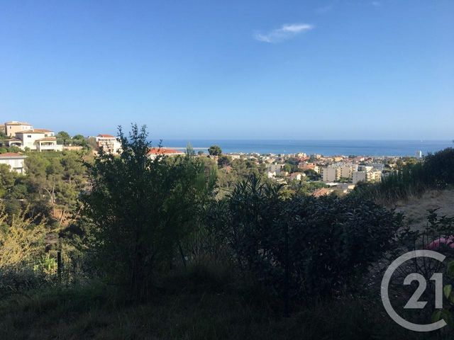 Appartement F1 à louer - 1 pièce - 26.8 m2 - ST LAURENT DU VAR - 06 - PROVENCE-ALPES-COTE-D-AZUR - Century 21 Lafage Transactions