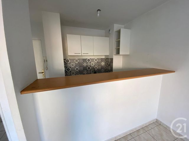 Appartement T2 à louer - 2 pièces - 38.38 m2 - LE CANNET - 06 - PROVENCE-ALPES-COTE-D-AZUR - Century 21 Lafage Transactions