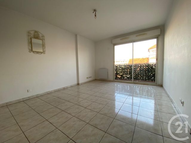 Appartement T2 à louer - 2 pièces - 38.38 m2 - LE CANNET - 06 - PROVENCE-ALPES-COTE-D-AZUR - Century 21 Lafage Transactions