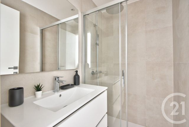 Appartement F3 à louer - 3 pièces - 47.3 m2 - NICE - 06 - PROVENCE-ALPES-COTE-D-AZUR - Century 21 Lafage Transactions