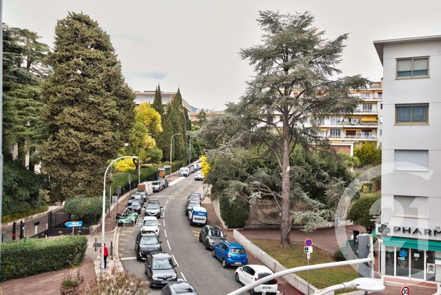 Appartement F3 à louer - 3 pièces - 47.3 m2 - NICE - 06 - PROVENCE-ALPES-COTE-D-AZUR - Century 21 Lafage Transactions