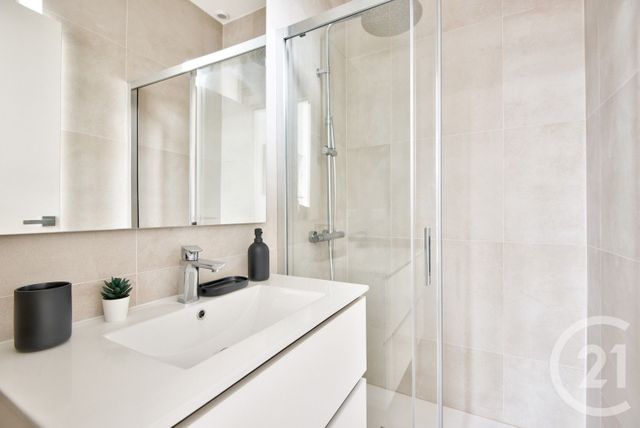 Appartement F3 à louer - 3 pièces - 47.3 m2 - NICE - 06 - PROVENCE-ALPES-COTE-D-AZUR - Century 21 Lafage Transactions