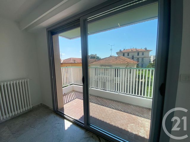 Appartement Studio à louer - 1 pièce - 35.0 m2 - NICE - 06 - PROVENCE-ALPES-COTE-D-AZUR - Century 21 Lafage Transactions