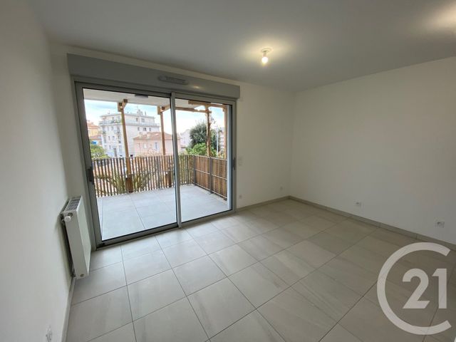 Appartement Studio à louer - 1 pièce - 22.99 m2 - NICE - 06 - PROVENCE-ALPES-COTE-D-AZUR - Century 21 Lafage Transactions