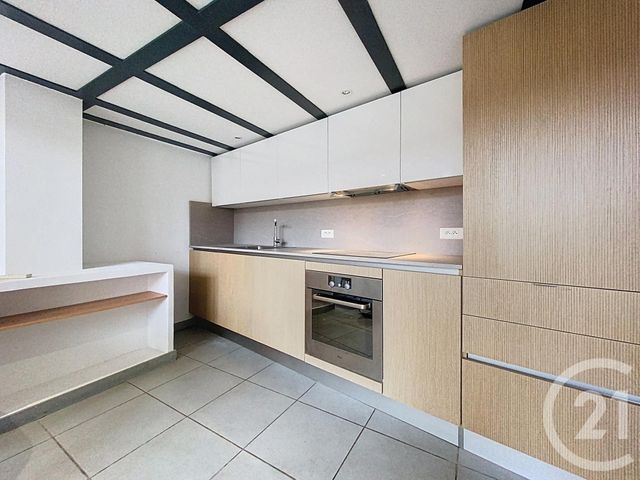 Appartement Duplex à louer - 2 pièces - 50.75 m2 - VILLEFRANCHE SUR MER - 06 - PROVENCE-ALPES-COTE-D-AZUR - Century 21 Lafage Transactions