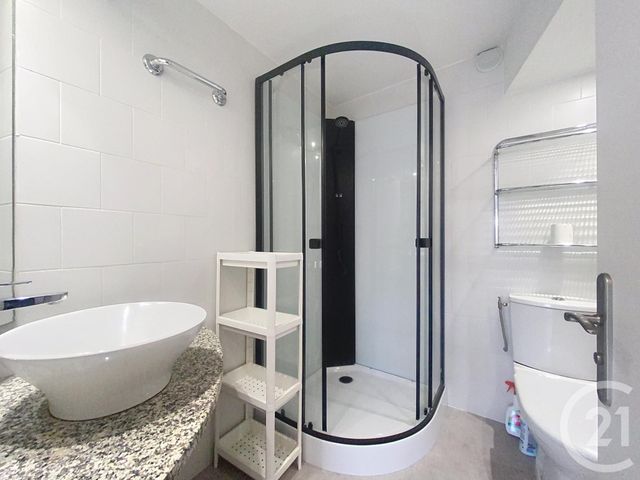 Appartement Duplex à louer - 2 pièces - 50.75 m2 - VILLEFRANCHE SUR MER - 06 - PROVENCE-ALPES-COTE-D-AZUR - Century 21 Lafage Transactions