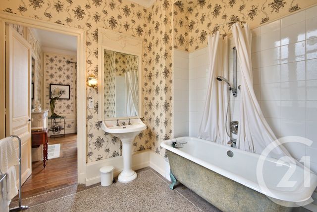 maison à vendre - 12 pièces - 587.96 m2 - GRASSE - 06 - PROVENCE-ALPES-COTE-D-AZUR - Century 21 Lafage Transactions