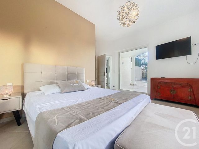 maison à louer - 6 pièces - 200.56 m2 - ST LAURENT DU VAR - 06 - PROVENCE-ALPES-COTE-D-AZUR - Century 21 Lafage Transactions