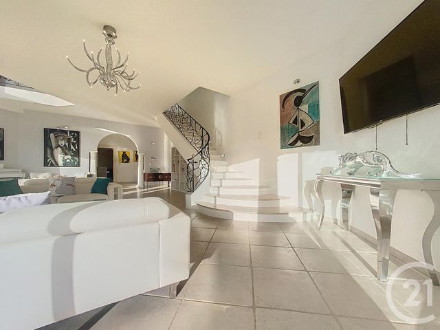 maison à louer - 6 pièces - 200.56 m2 - ST LAURENT DU VAR - 06 - PROVENCE-ALPES-COTE-D-AZUR - Century 21 Lafage Transactions