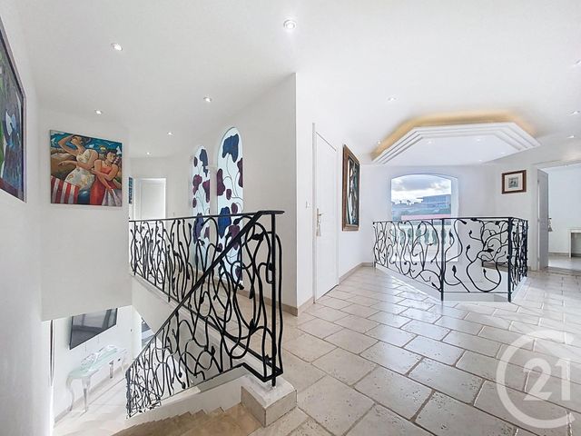 maison à louer - 6 pièces - 200.56 m2 - ST LAURENT DU VAR - 06 - PROVENCE-ALPES-COTE-D-AZUR - Century 21 Lafage Transactions