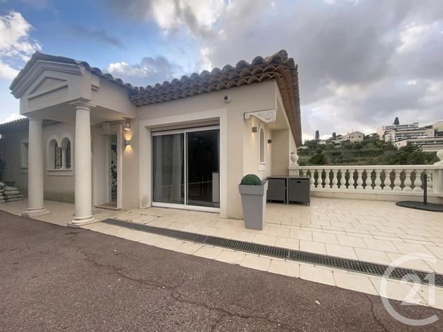 maison à louer - 6 pièces - 200.56 m2 - ST LAURENT DU VAR - 06 - PROVENCE-ALPES-COTE-D-AZUR - Century 21 Lafage Transactions