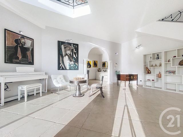 maison à louer - 6 pièces - 200.56 m2 - ST LAURENT DU VAR - 06 - PROVENCE-ALPES-COTE-D-AZUR - Century 21 Lafage Transactions