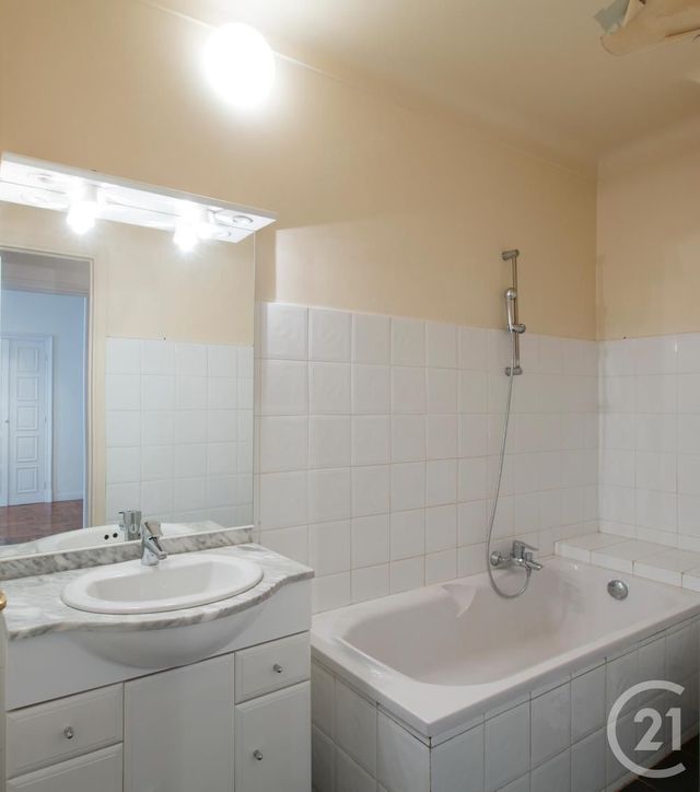 Appartement F1 à louer - 1 pièce - 33.16 m2 - NICE - 06 - PROVENCE-ALPES-COTE-D-AZUR - Century 21 Lafage Transactions