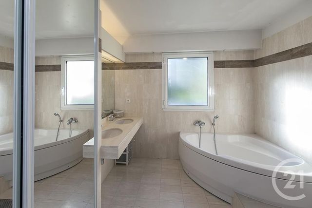 Appartement F4 à louer - 4 pièces - 130.24 m2 - VILLEFRANCHE SUR MER - 06 - PROVENCE-ALPES-COTE-D-AZUR - Century 21 Lafage Transactions