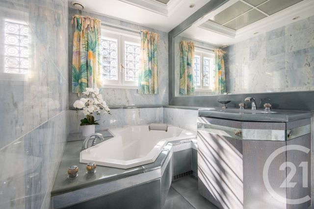 maison à louer - 9 pièces - 254.0 m2 - ST JEAN CAP FERRAT - 06 - PROVENCE-ALPES-COTE-D-AZUR - Century 21 Lafage Transactions