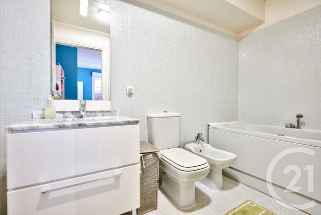 Appartement F4 à louer - 4 pièces - 155.77 m2 - NICE - 06 - PROVENCE-ALPES-COTE-D-AZUR - Century 21 Lafage Transactions