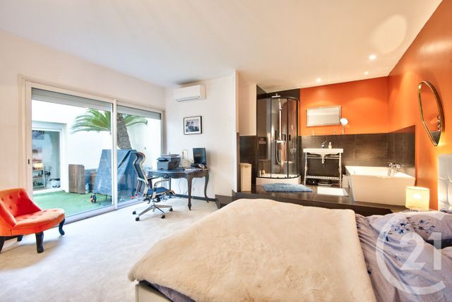 Appartement F4 à louer - 4 pièces - 155.77 m2 - NICE - 06 - PROVENCE-ALPES-COTE-D-AZUR - Century 21 Lafage Transactions