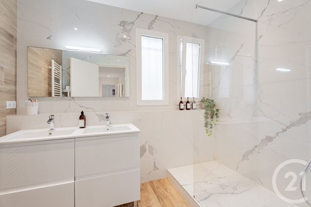 Appartement F4 à vendre - 4 pièces - 105.51 m2 - VILLEFRANCHE SUR MER - 06 - PROVENCE-ALPES-COTE-D-AZUR - Century 21 Lafage Transactions