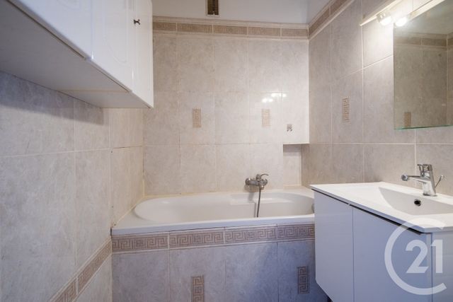 Appartement F3 à louer - 3 pièces - 56.13 m2 - NICE - 06 - PROVENCE-ALPES-COTE-D-AZUR - Century 21 Lafage Transactions