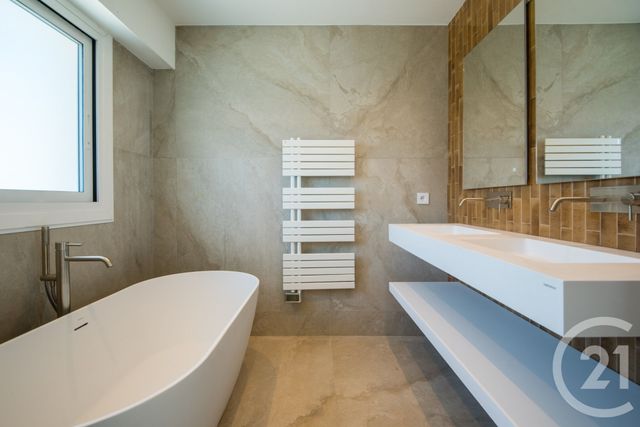 Appartement F3 à vendre - 3 pièces - 80.5 m2 - NICE - 06 - PROVENCE-ALPES-COTE-D-AZUR - Century 21 Lafage Transactions