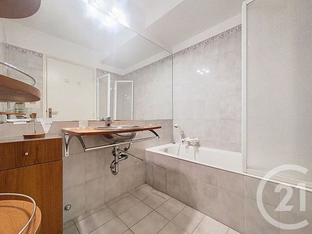 Appartement F3 à louer - 3 pièces - 84.05 m2 - NICE - 06 - PROVENCE-ALPES-COTE-D-AZUR - Century 21 Lafage Transactions