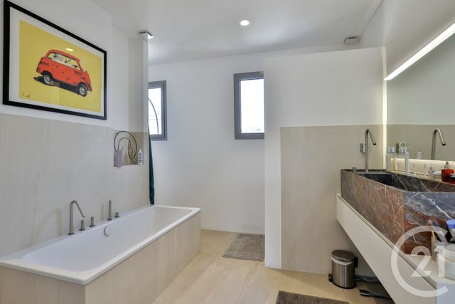 Appartement F3 à louer - 3 pièces - 124.09 m2 - NICE - 06 - PROVENCE-ALPES-COTE-D-AZUR - Century 21 Lafage Transactions