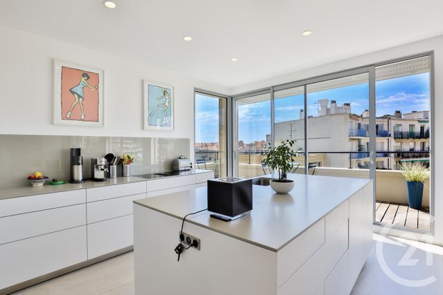 Appartement F3 à louer - 3 pièces - 124.09 m2 - NICE - 06 - PROVENCE-ALPES-COTE-D-AZUR - Century 21 Lafage Transactions