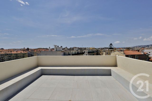 Appartement F3 à louer - 3 pièces - 124.09 m2 - NICE - 06 - PROVENCE-ALPES-COTE-D-AZUR - Century 21 Lafage Transactions