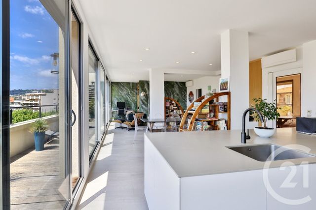 Appartement F3 à louer - 3 pièces - 124.09 m2 - NICE - 06 - PROVENCE-ALPES-COTE-D-AZUR - Century 21 Lafage Transactions